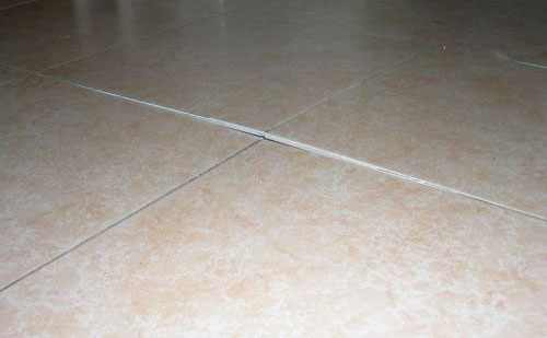 瓷砖泡水和留缝的秘密了2.jpg